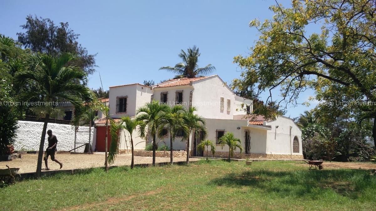 4 Bed House with En Suite in Nyali Area - 12