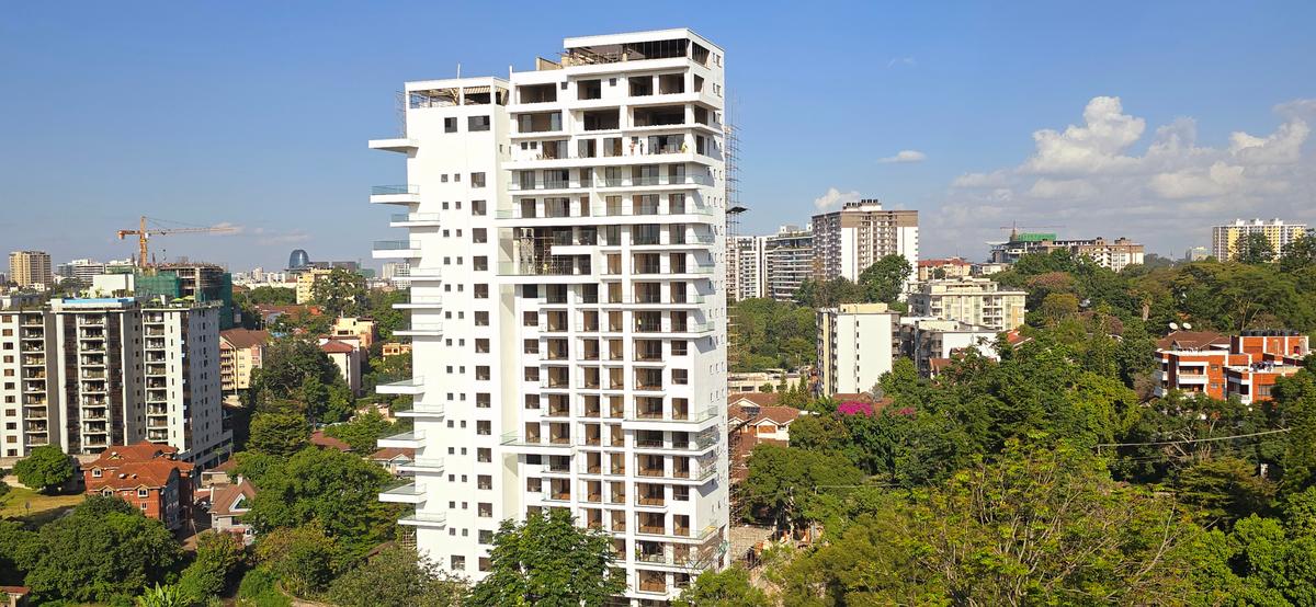 3 Bed Apartment with En Suite at Riverside Drive - 2