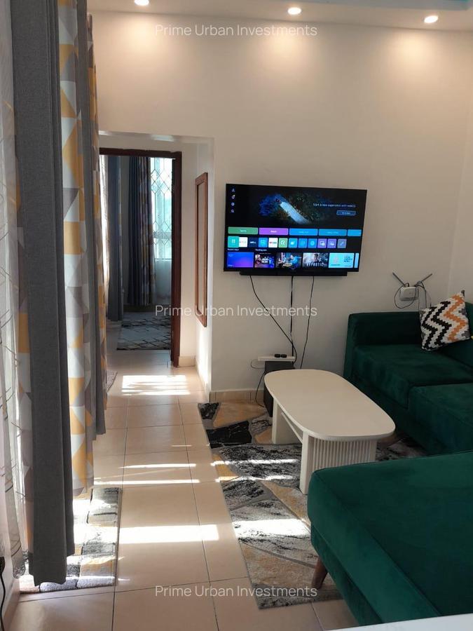 Serviced 1 Bed Apartment with En Suite at Sunset Paradise - 6