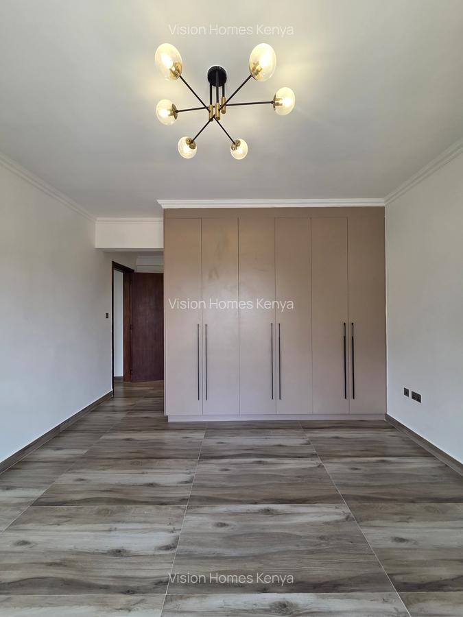 2 Bed Apartment with En Suite in Brookside - 6