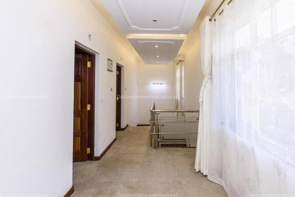 4 Bed House with En Suite in Runda - 10