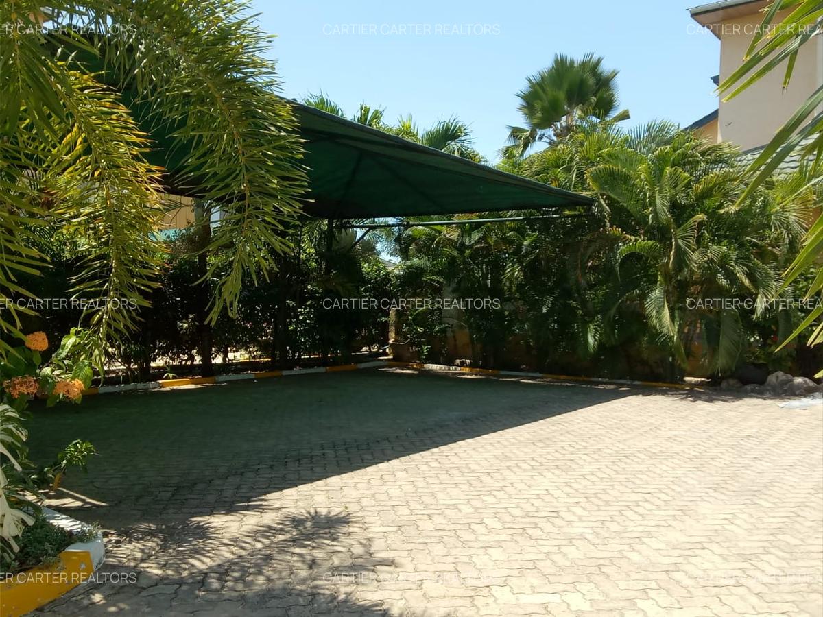 5 Bed Villa with En Suite at Diani Beach Road - 8