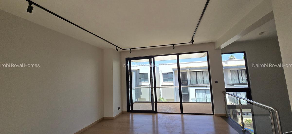 5 Bed Townhouse with En Suite at Lavington Green - 7