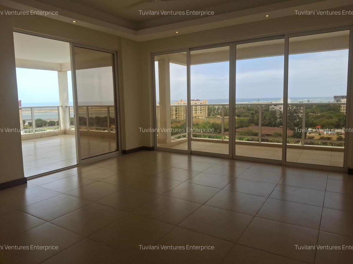 Serviced 3 Bed Apartment with En Suite at Nyali Mombasa - 10