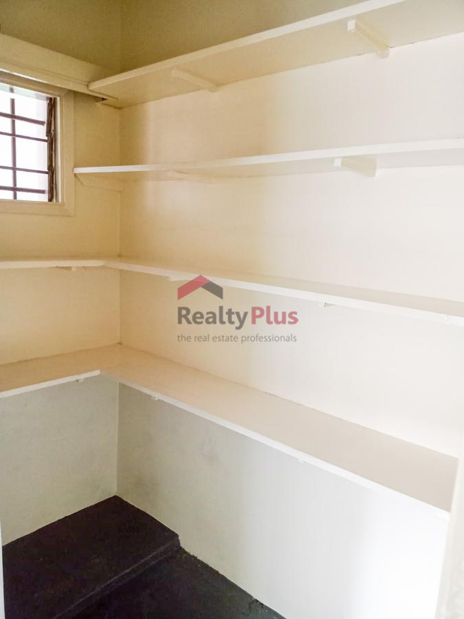 3 Bed Apartment with En Suite in Kilimani - 4