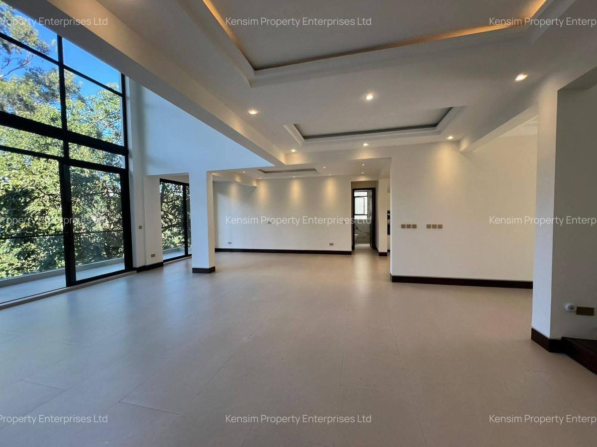5 Bed Townhouse with En Suite in Spring Valley - 14