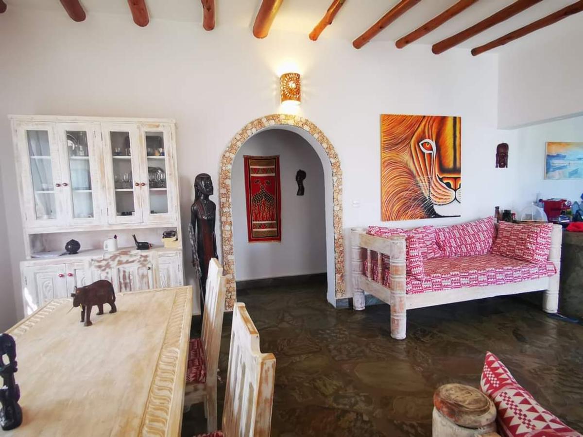 4 Bed Villa with En Suite in Watamu - 2