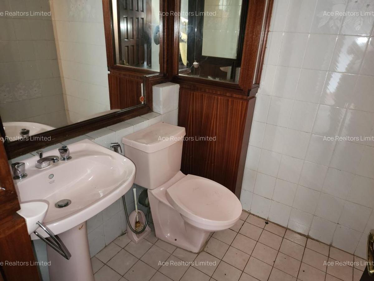 5 Bed House with En Suite at Muthaiga - 12