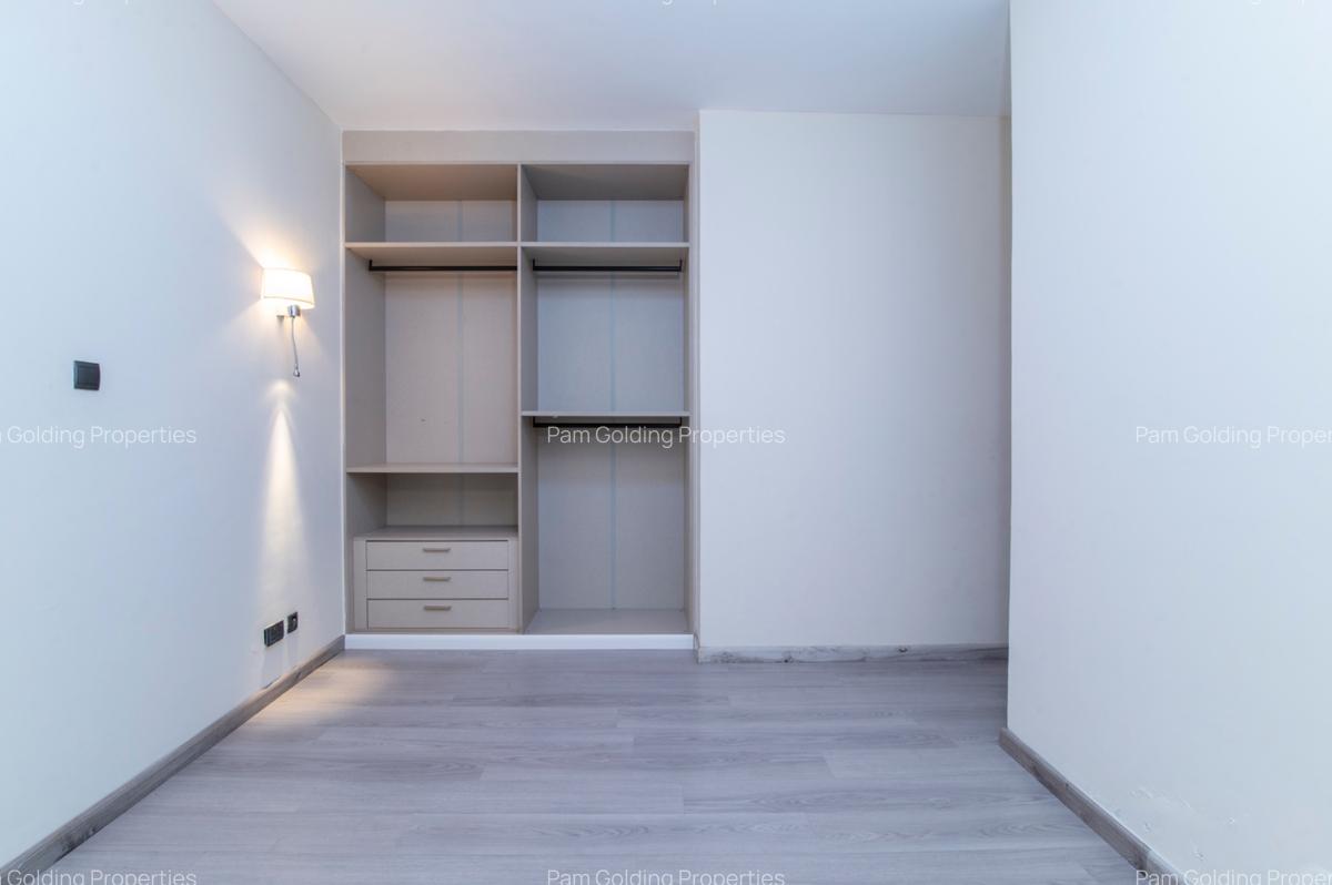2 Bed Apartment with En Suite in Rhapta Road - 14