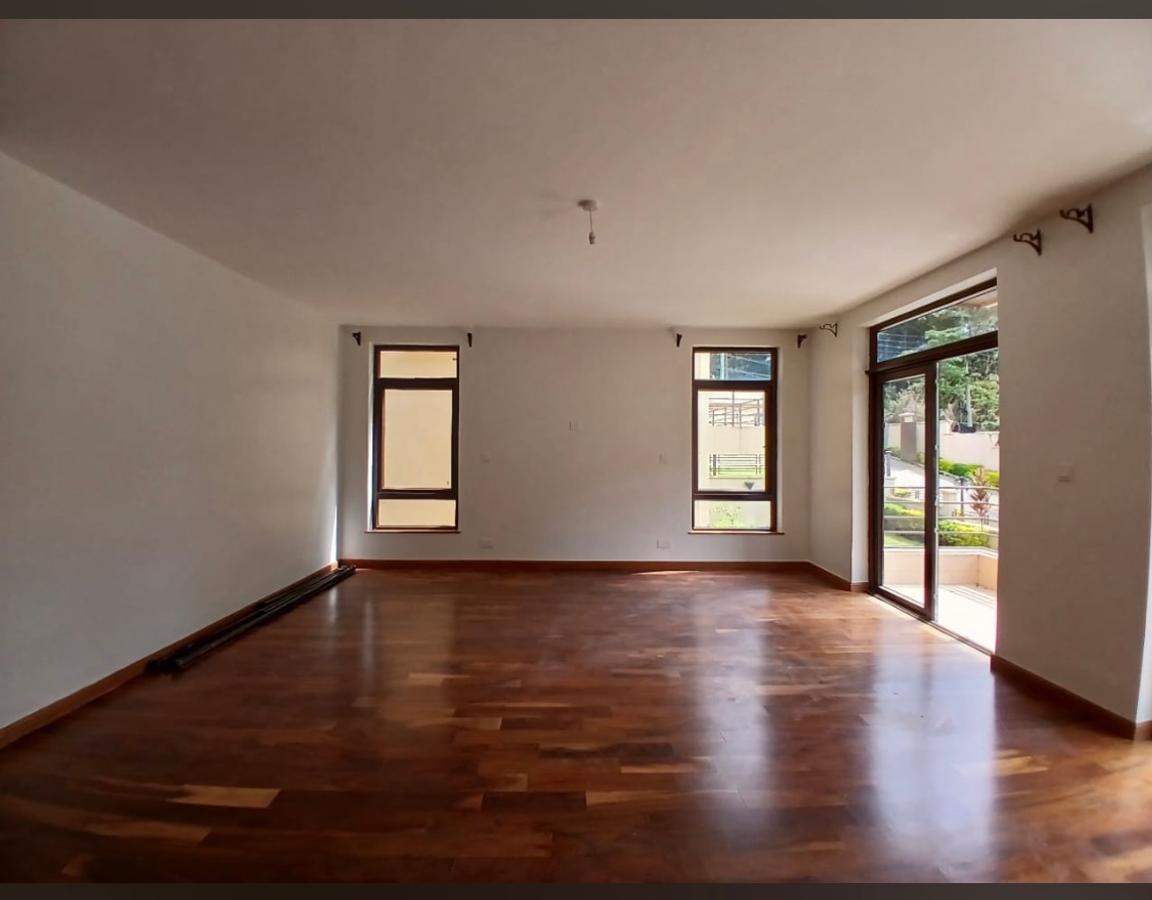 5 Bed Townhouse with En Suite in Lavington - 3