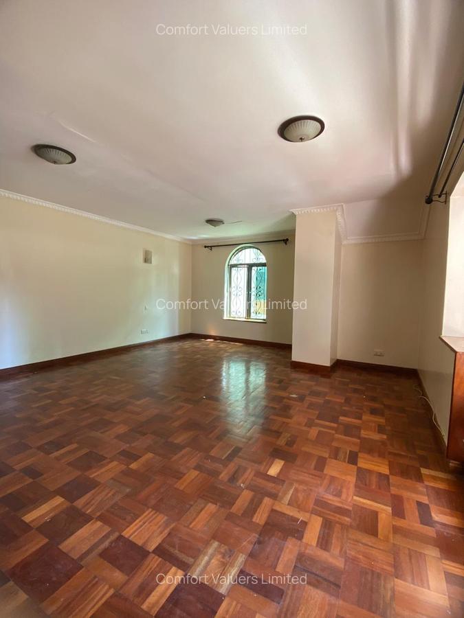 6 Bed Townhouse with En Suite at Near State House Road - 11
