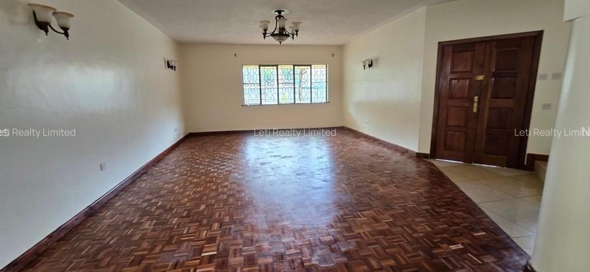 5 Bed Townhouse with En Suite in Lavington - 6