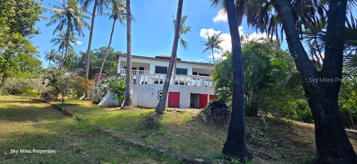 6 Bed Villa with En Suite at Aloo Drive Residence - 6