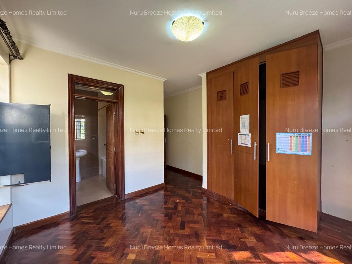 4 Bed Townhouse with En Suite in Kiambu Road - 18