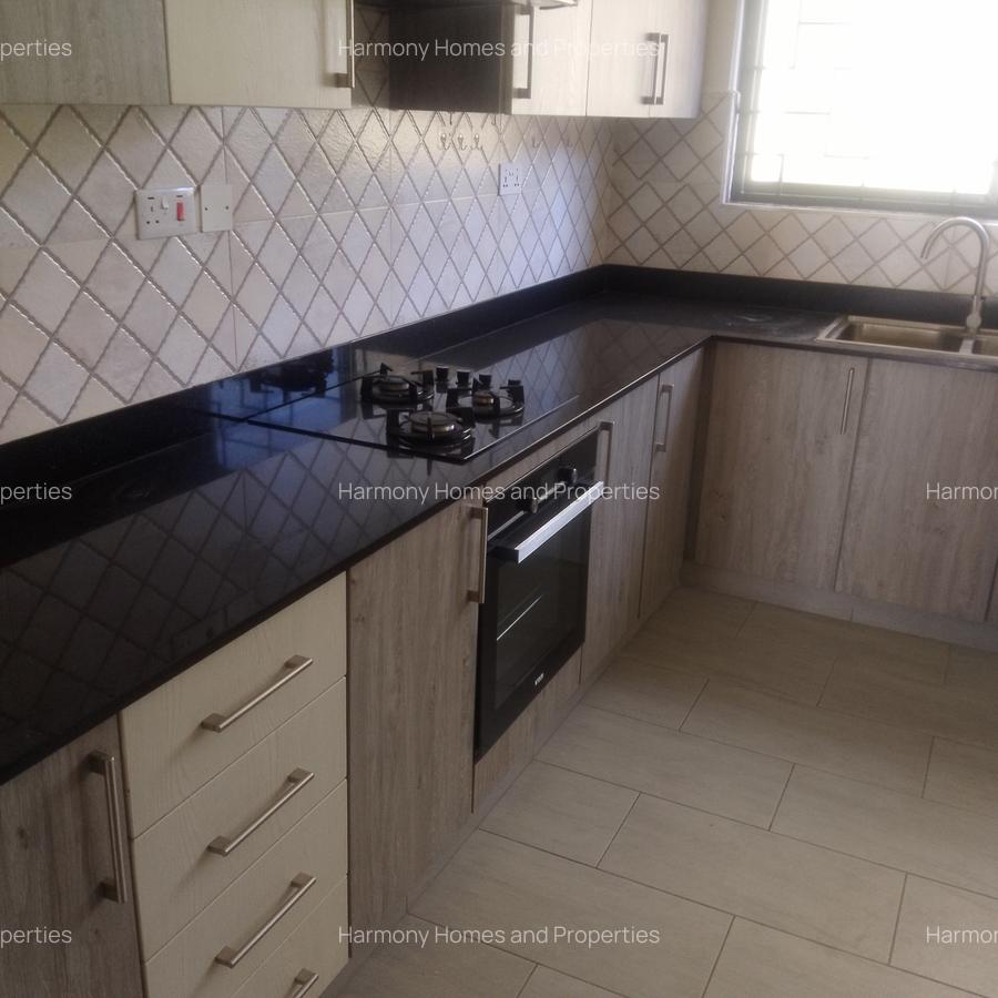 Serviced 2 Bed Apartment with En Suite at Riverside - 6