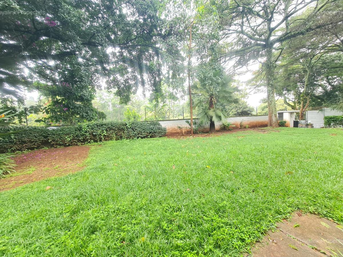 4 Bed House with En Suite at Hillview - 15