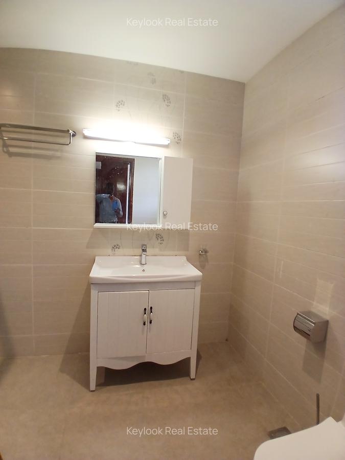 4 Bed Townhouse with En Suite at James Gichuru Road - 13