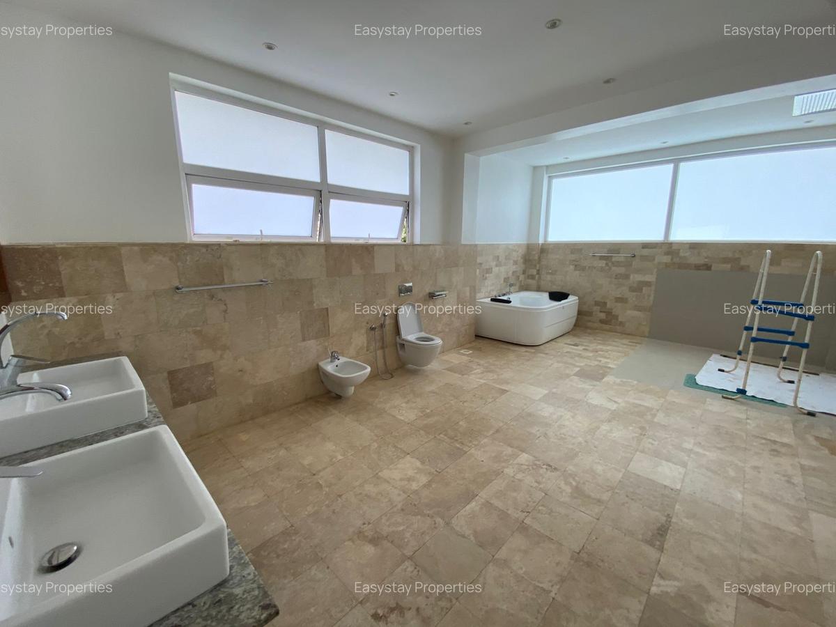 5 Bed House with En Suite in Runda - 9