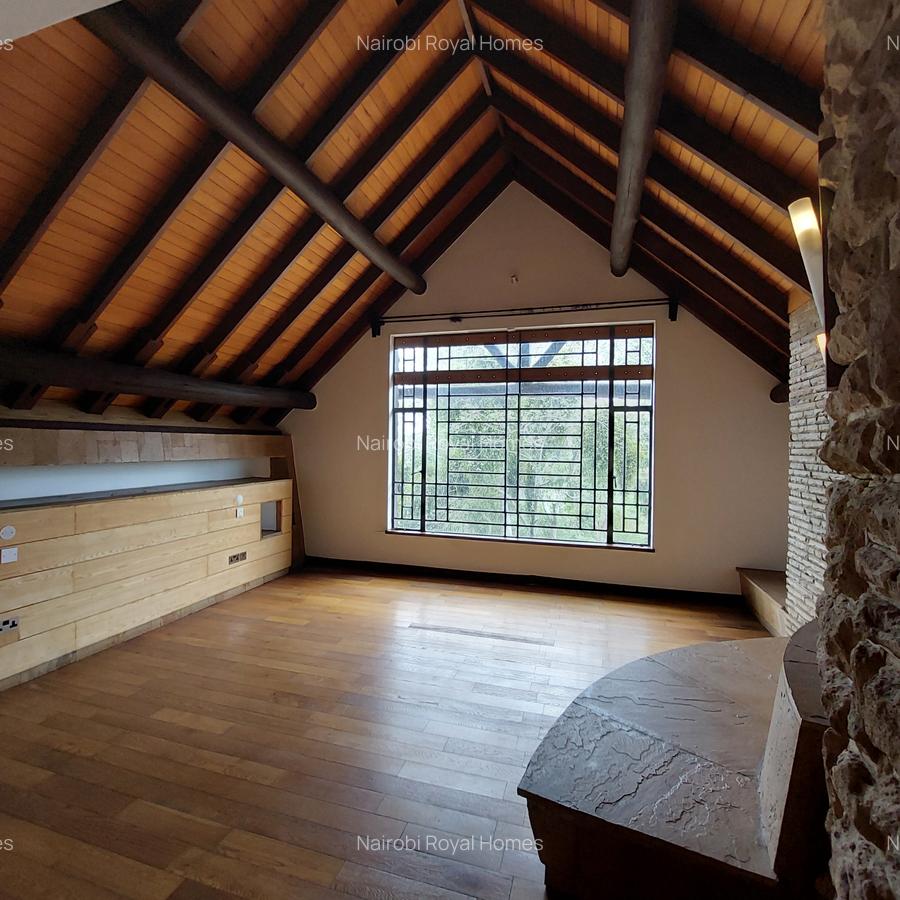 5 Bed Townhouse with En Suite at Lake View - 10