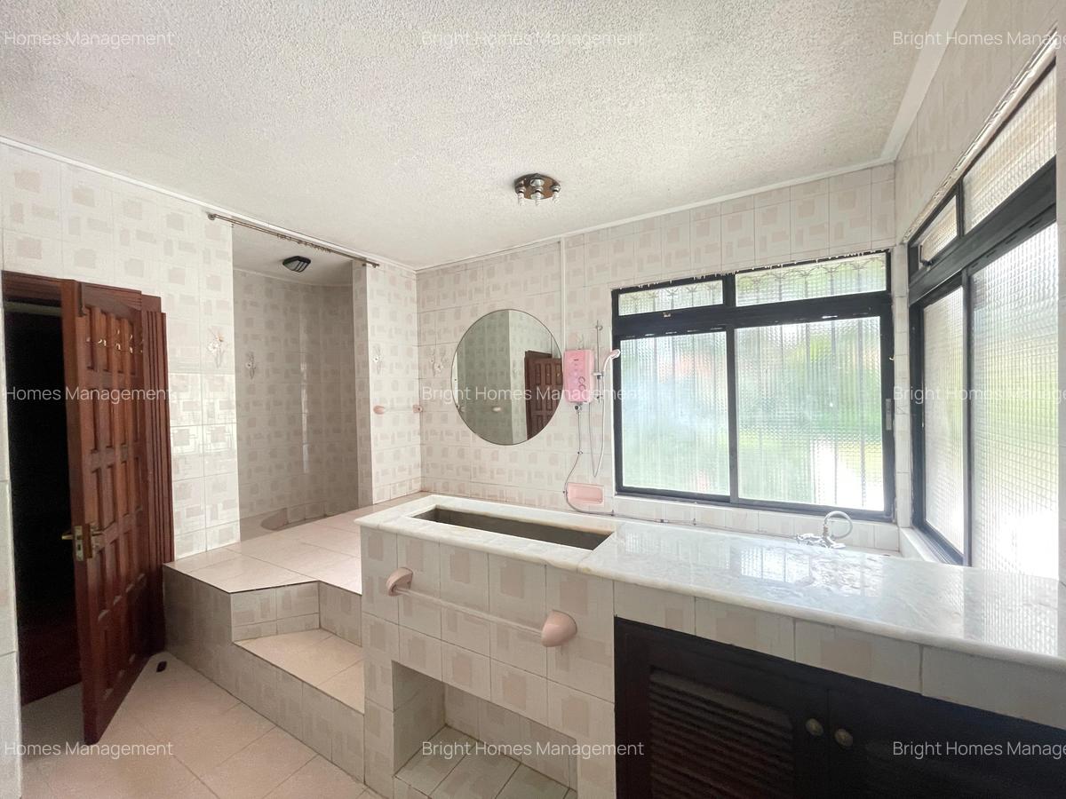 5 Bed House with En Suite in Muthaiga - 14