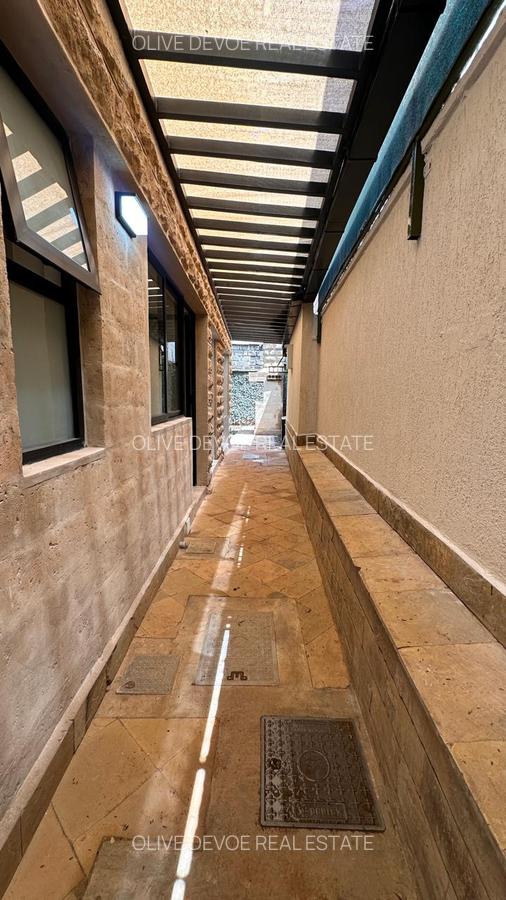 7 Bed Townhouse with En Suite in Lavington - 19