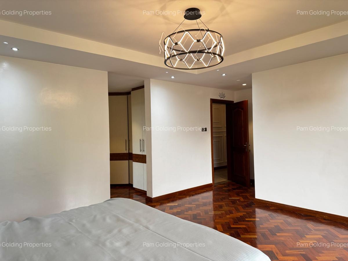 3 Bed Apartment with En Suite in Riverside - 10