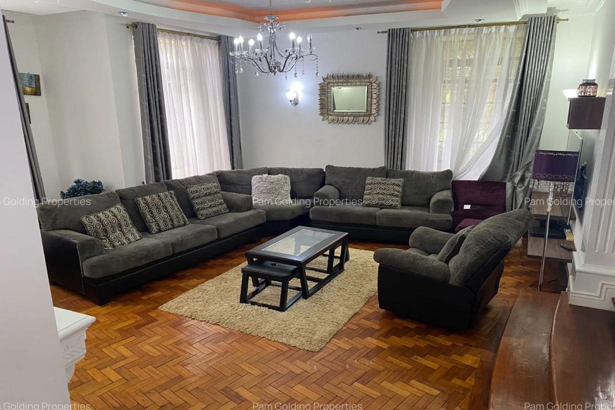 4 Bed House with En Suite in Garden Estate - 4