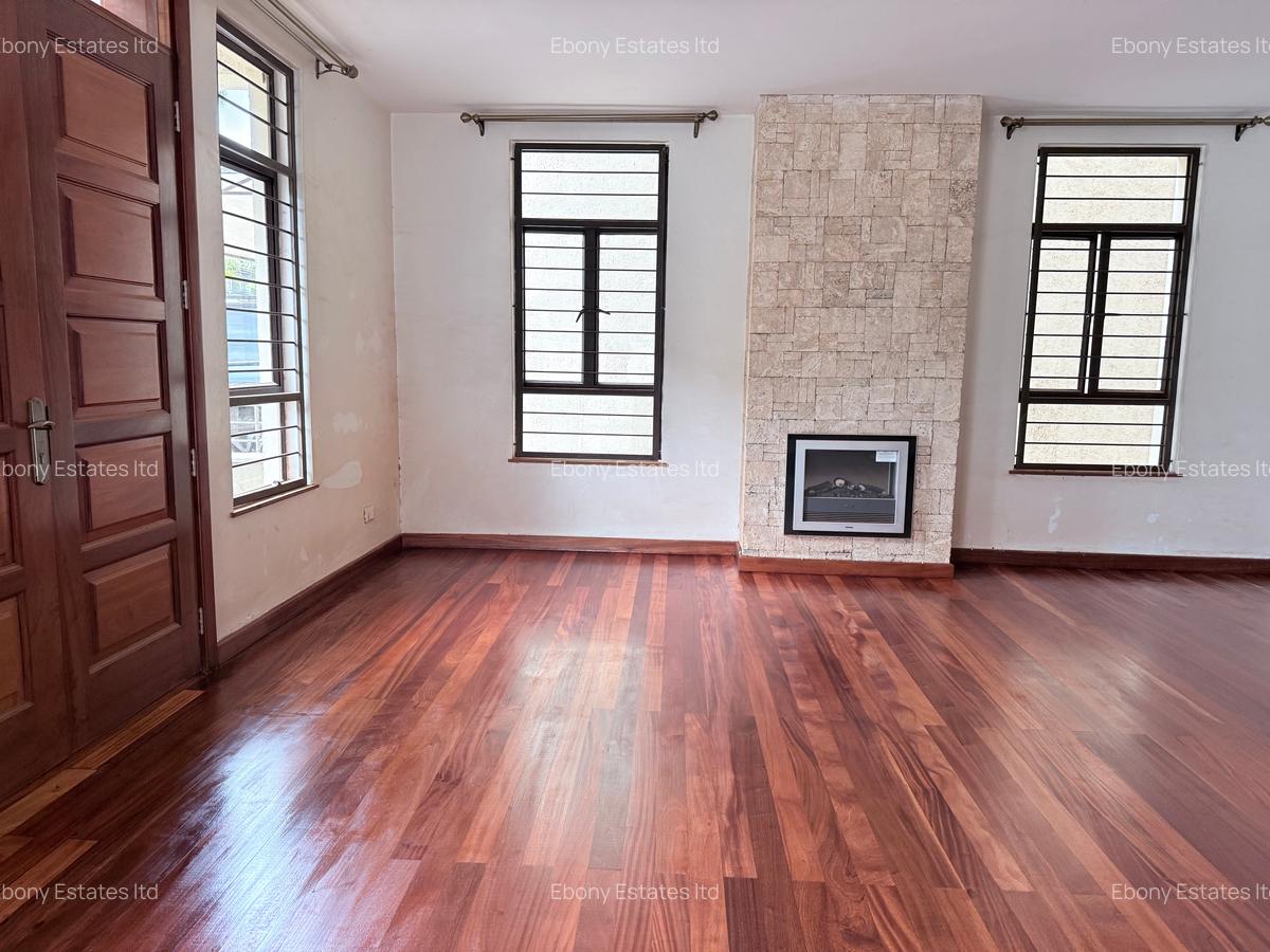 5 Bed Townhouse with En Suite in Lavington - 15