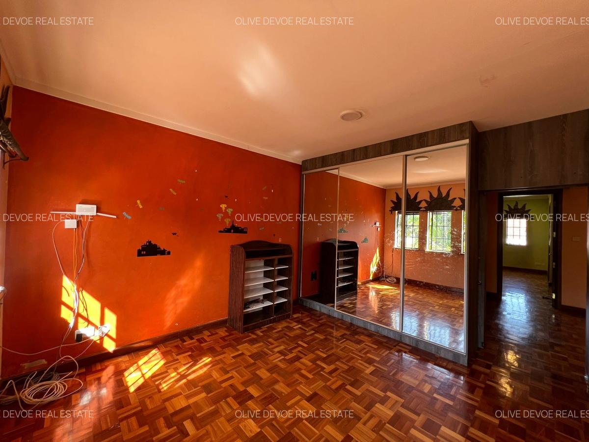 4 Bed Townhouse with En Suite in Lavington - 14