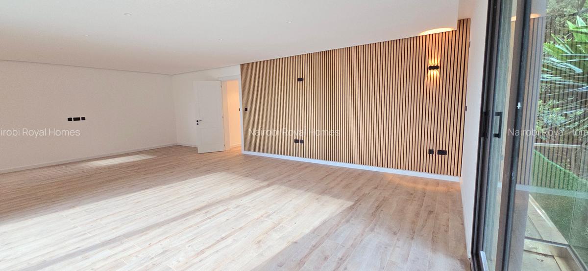 5 Bed Townhouse with En Suite at Lavington Green - 12