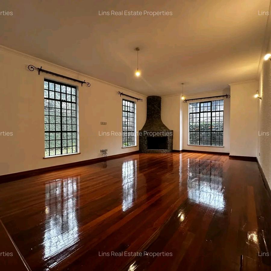 4 Bed Townhouse with En Suite in Spring Valley - 20