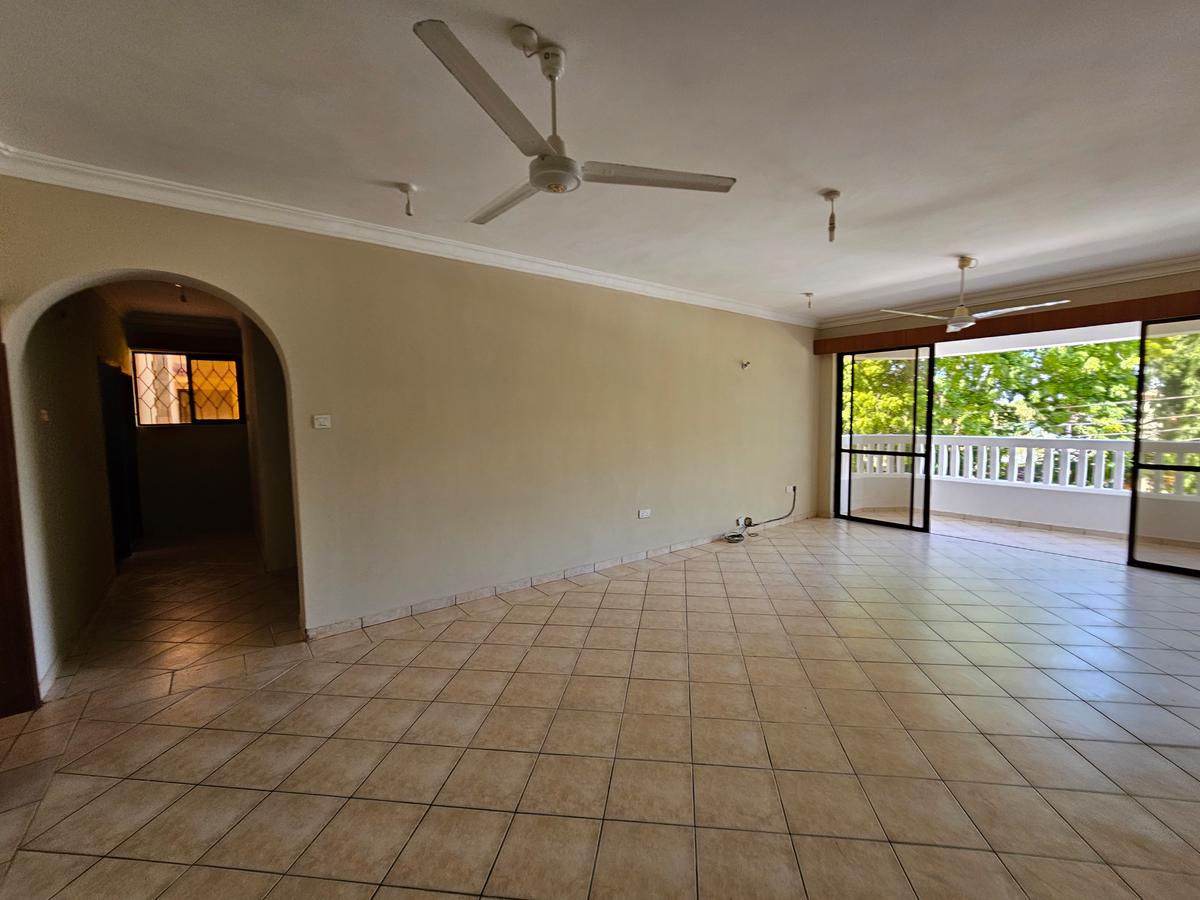 3 Bed Apartment with En Suite in Nyali Area - 19