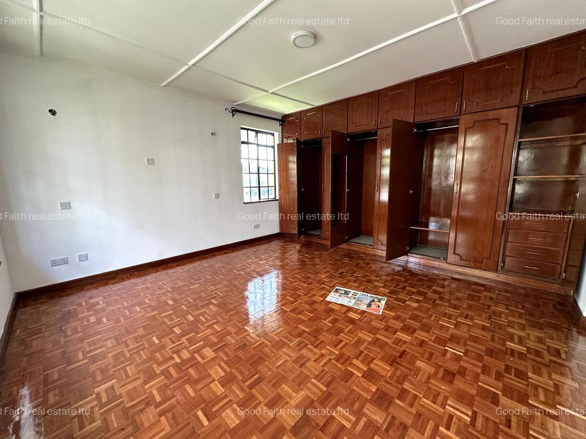 4 Bed Townhouse with En Suite in Lavington - 7