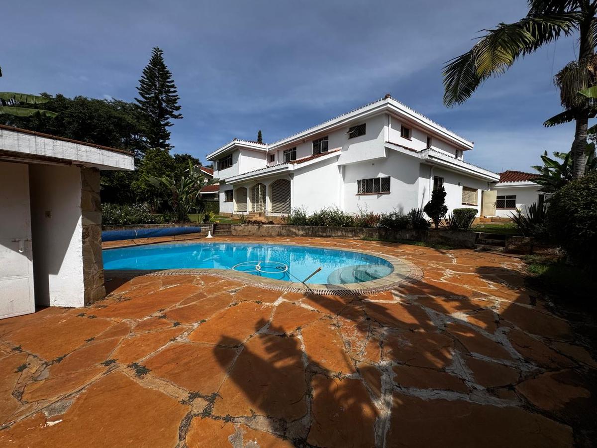 5 Bed House with En Suite in Runda - 8