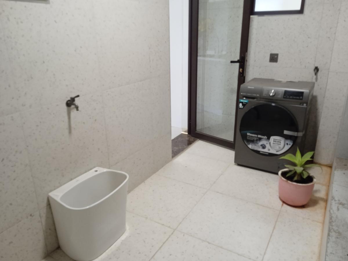 Serviced 3 Bed Apartment with En Suite at Riverside Drive - 13