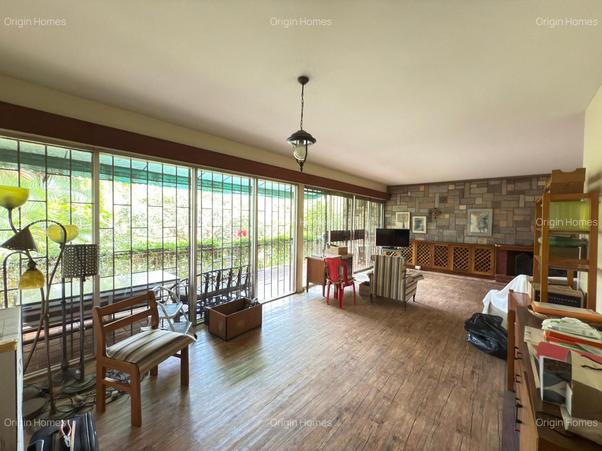 4 Bed House with En Suite at Lavington - 4