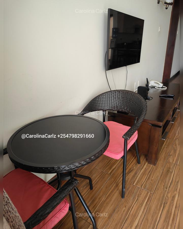 Serviced 2 Bed Apartment with En Suite at Brookside Drive - 4