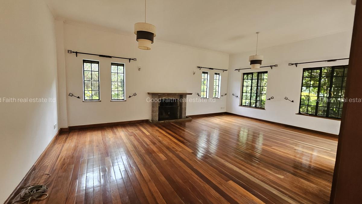 5 Bed House with En Suite in Runda - 4