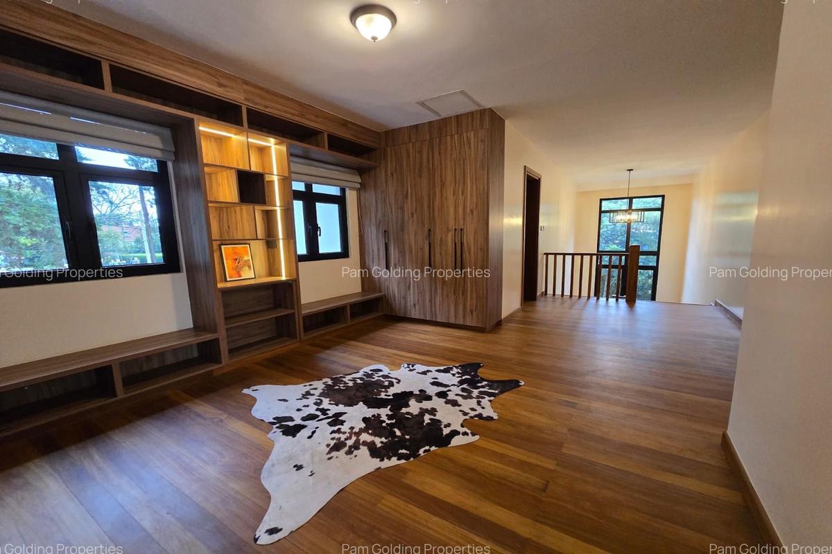 5 Bed House in Runda - 11