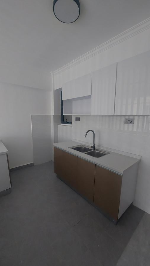 3 Bed Apartment with En Suite at Wood Avenue - 2