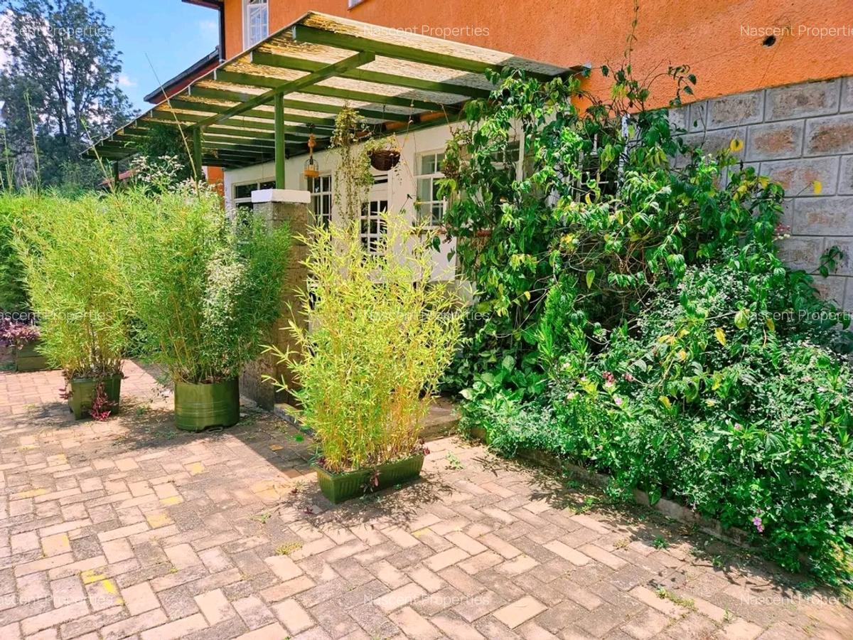 2 Bed House with En Suite in Nyari - 1