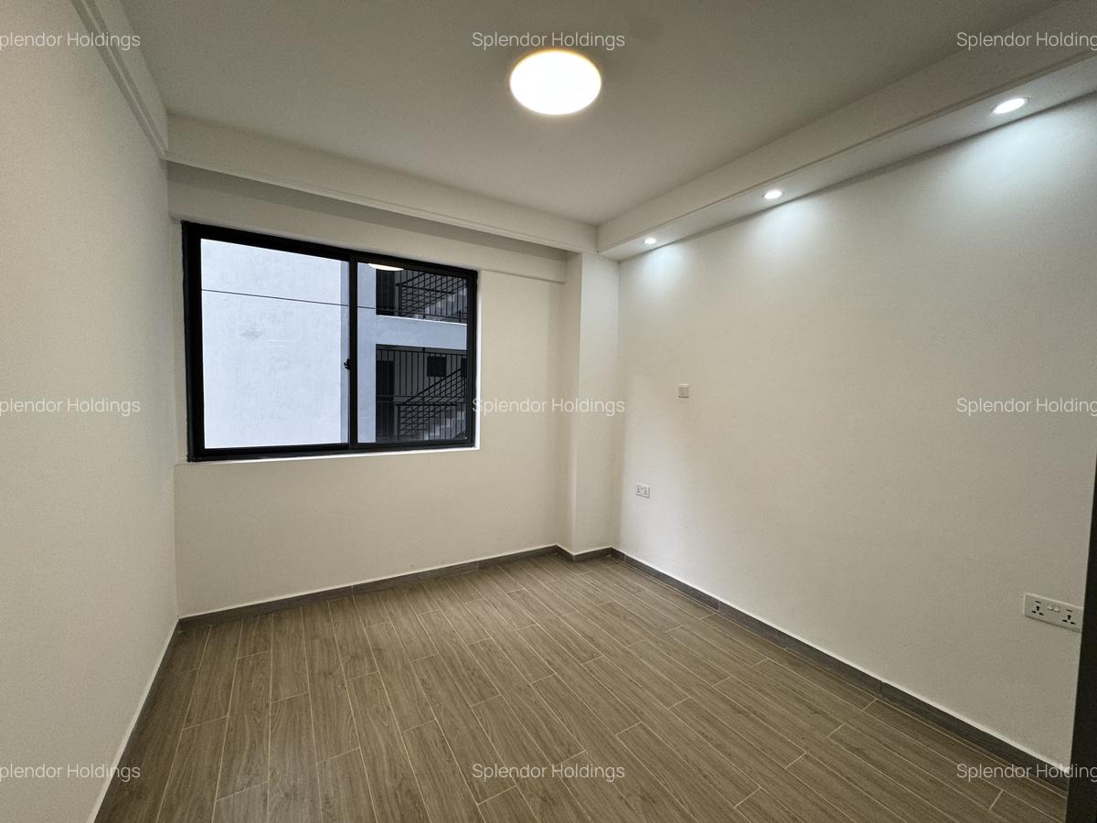 Serviced 2 Bed Apartment with Swimming Pool in Riverside - 4