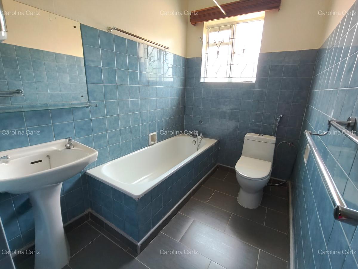 6 Bed Townhouse with En Suite at Loresho - 16