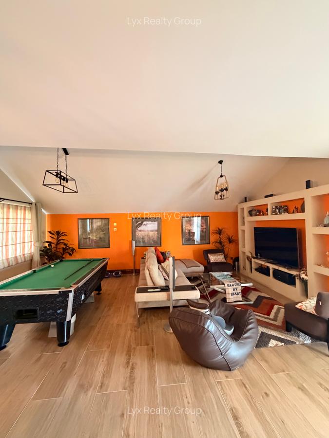 5 Bed Townhouse with En Suite in Westlands Area - 10