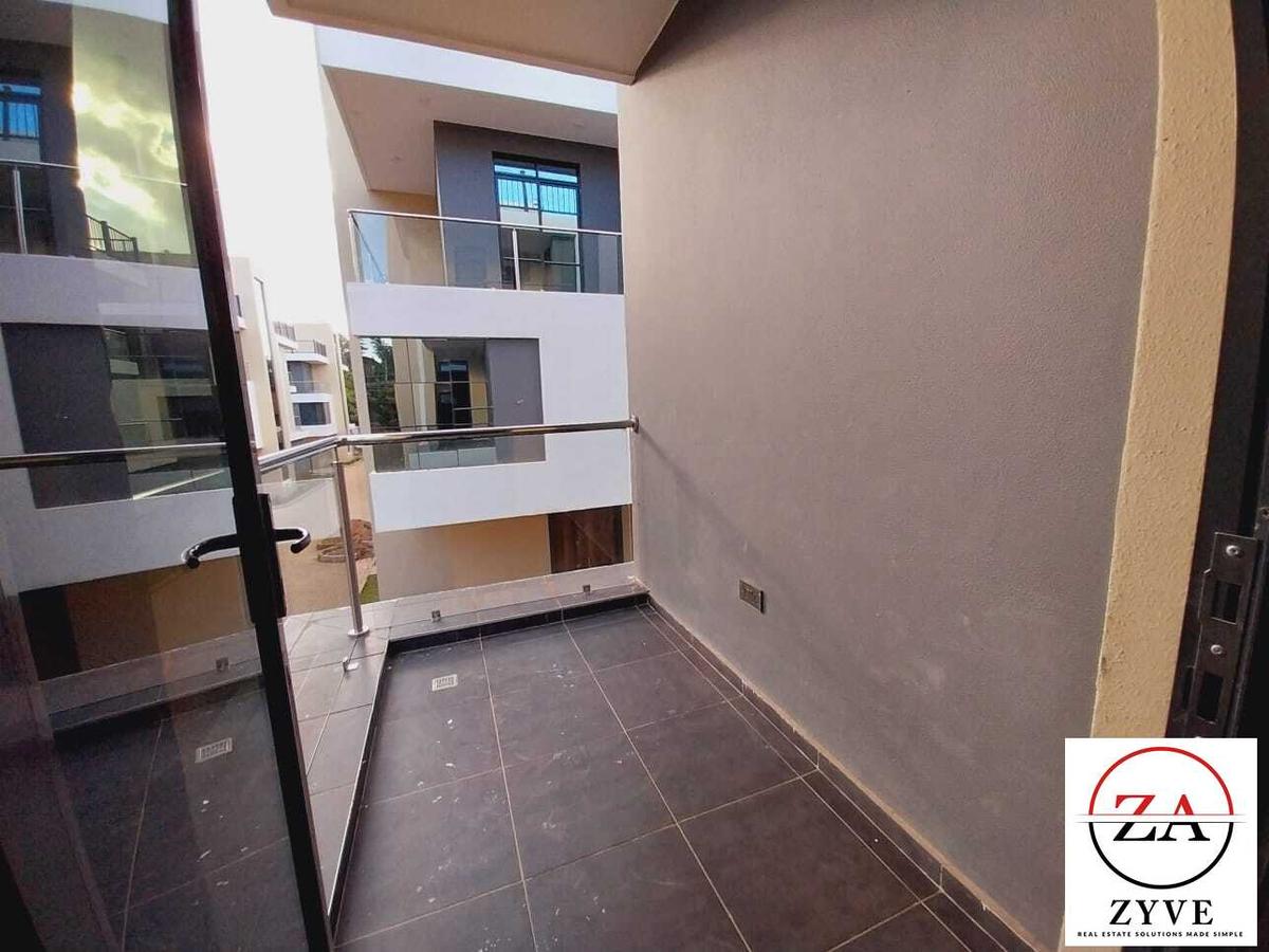 5 Bed Townhouse with En Suite in Lavington - 17