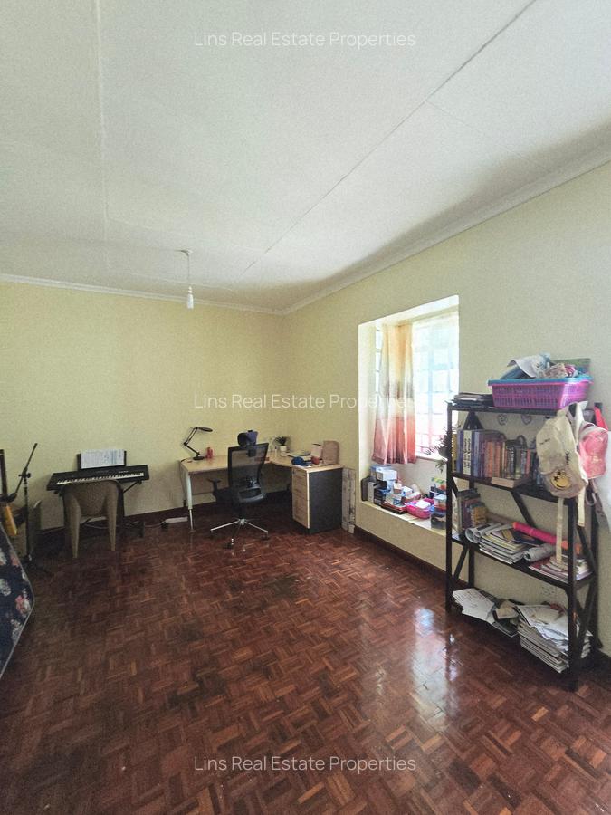 4 Bed Townhouse with En Suite in Brookside - 19