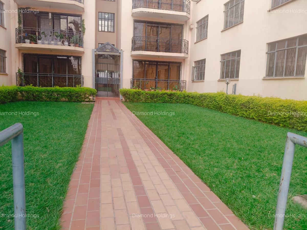 4 Bed Apartment with En Suite at Parklands - 1