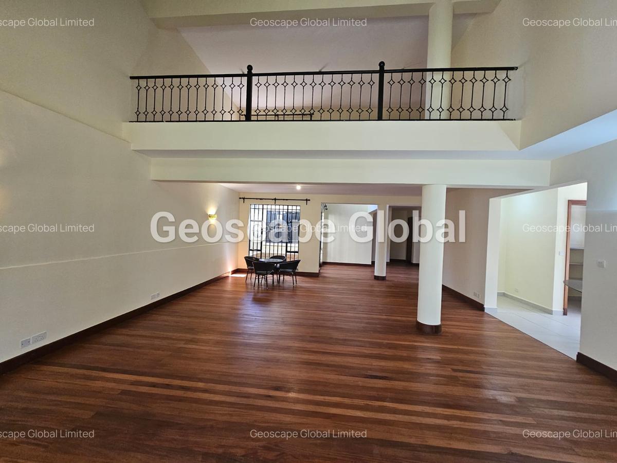 5 Bed Townhouse with En Suite in Lavington - 1