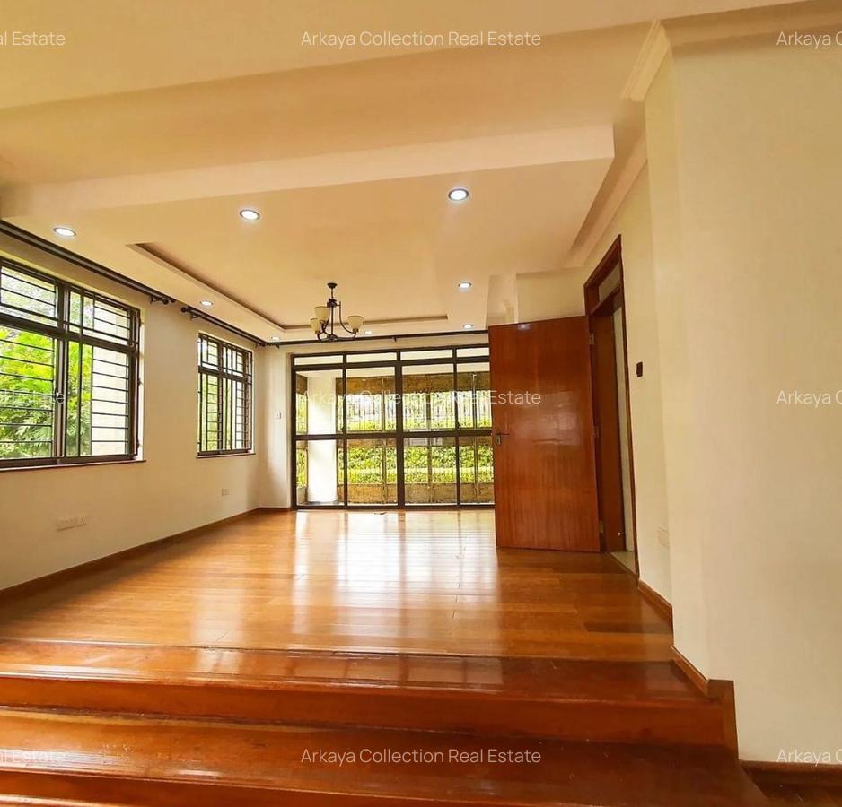 5 Bed House with En Suite in Lavington - 6