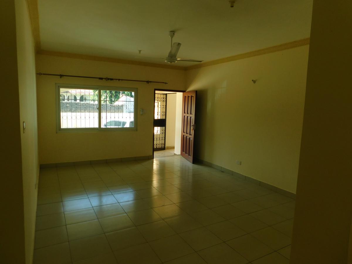 3 Bed Apartment with En Suite in Nyali Area - 16